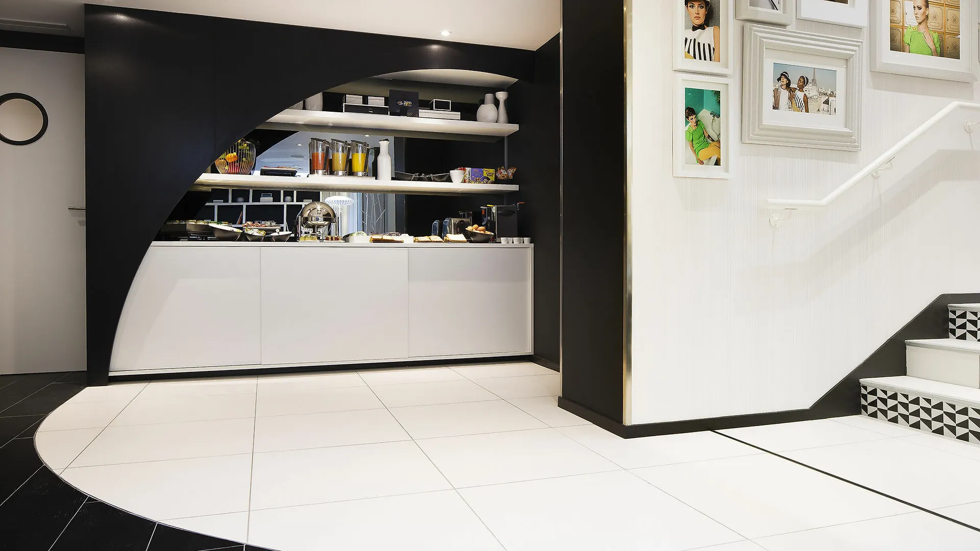 Hotel Ekta Champs Elysees 4*