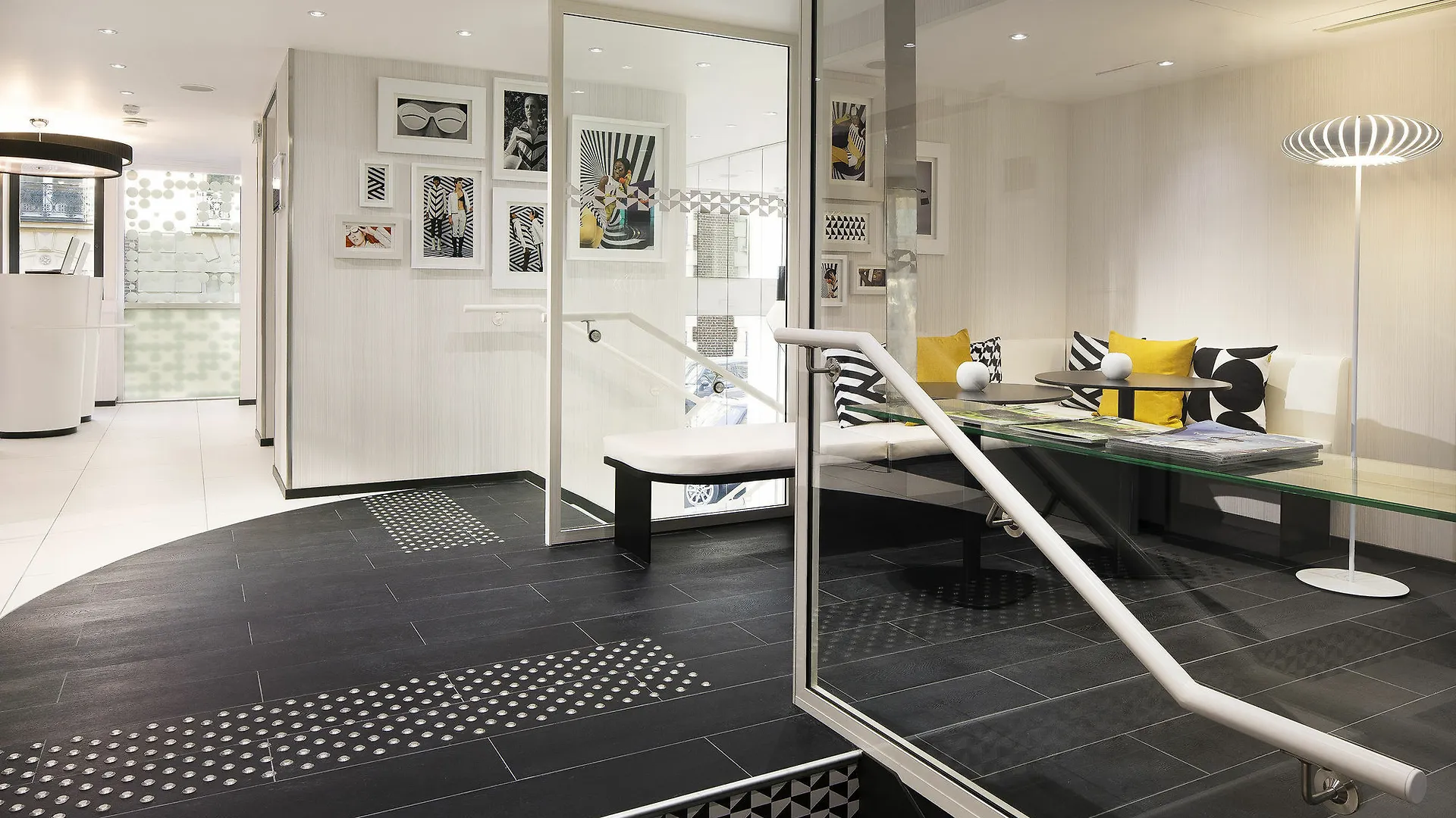 Hotel Ekta Champs Elysees Paris