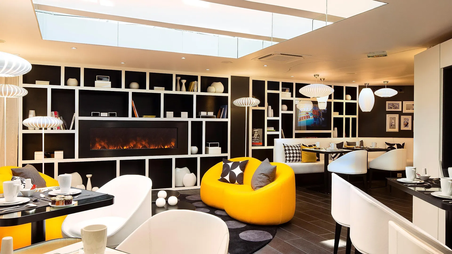 Hotel Ekta Champs Elysées 4*