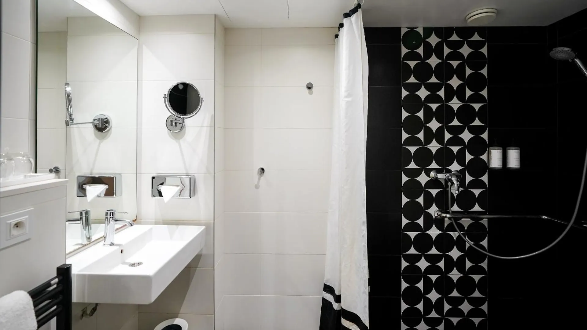 Hotel Ekta Champs Elysees Paris