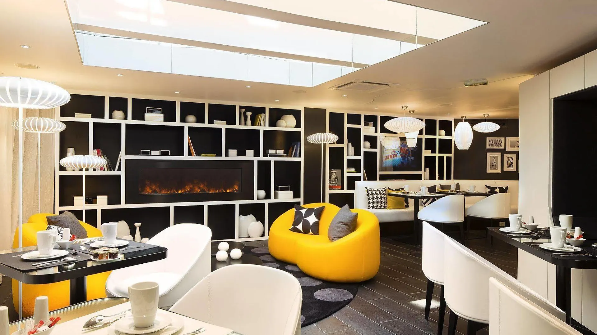 Hotel Ekta Champs Elysees 4*