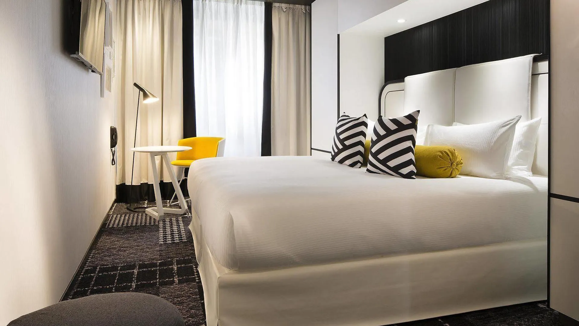 Hotel Ekta Champs Elysees 4*