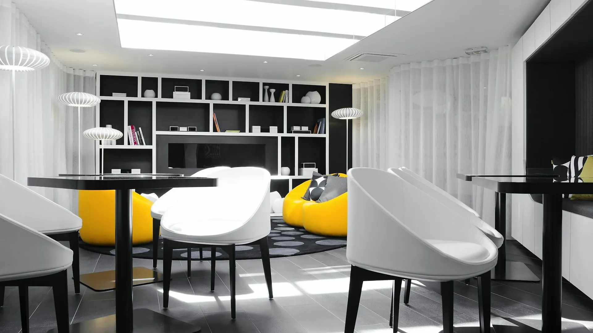 Ekta Champs Elysees Hotel 4*