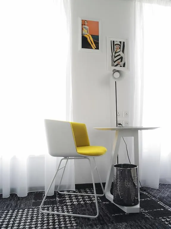Hotel Ekta Champs Elysees 4*